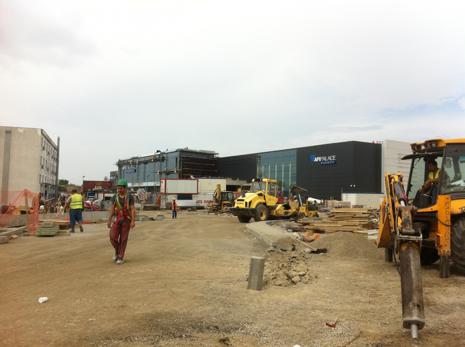 Lucrările de construcţie ale mall-ului AFI Palace Ploieşti au intrat în linie dreaptă.