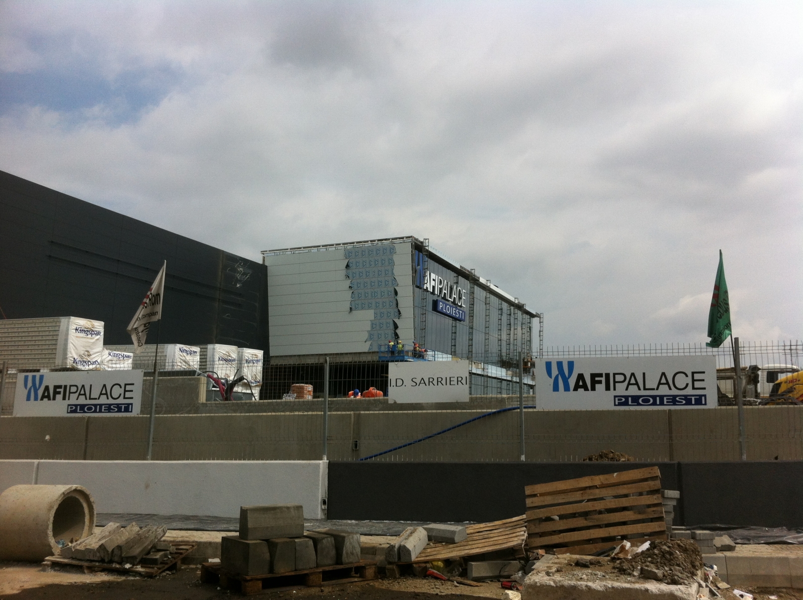 Lucrările de construcţie ale mall-ului AFI Palace Ploieşti au intrat în linie dreaptă.