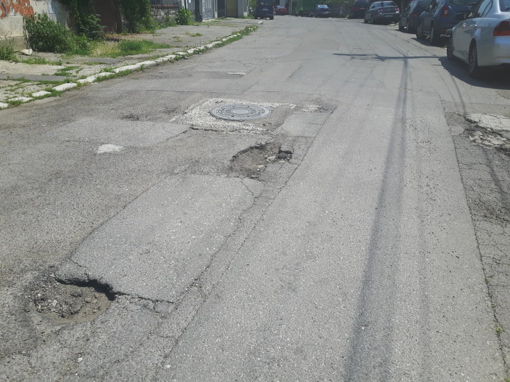 diligentei-gropi-ploiesti.jpg
