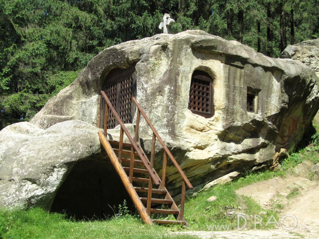 chilia-lui-daniil-sihastru--3.jpg
