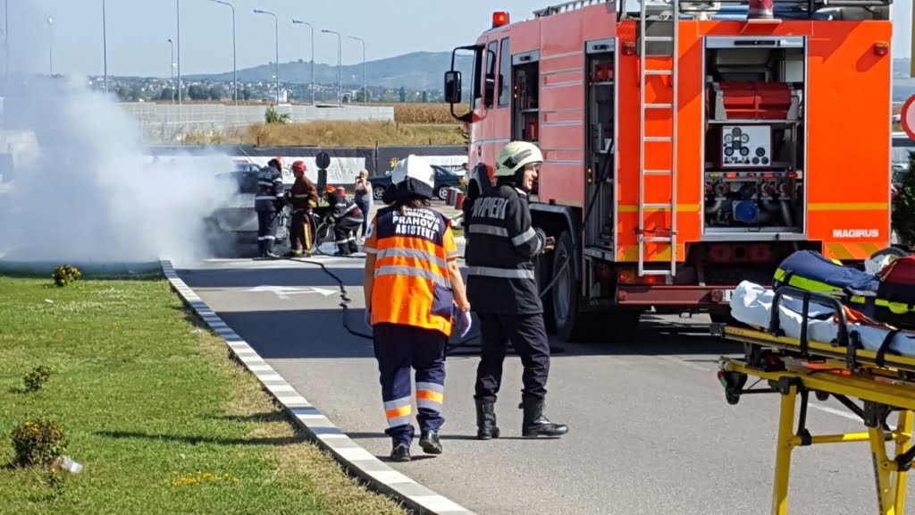 incendiu-masina-psc-ploiesti1.jpg
