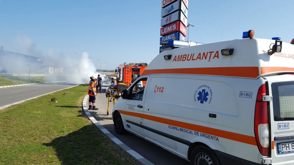 incendiu-masina-psc-ploiesti2.jp33.jpg