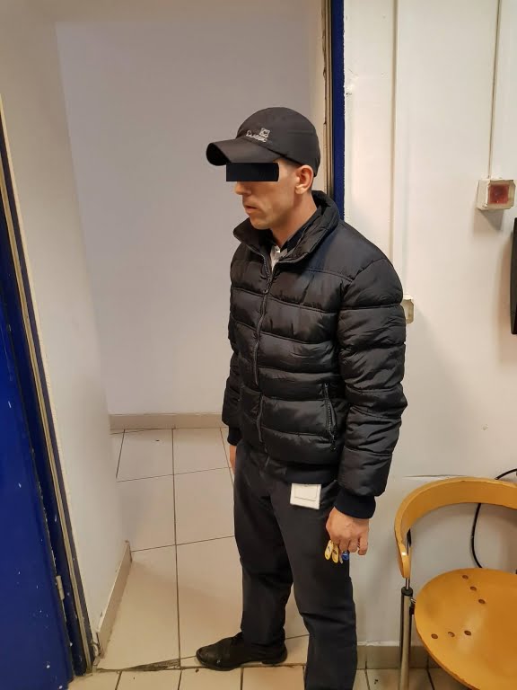 paznic-carrefour-ploiesti.jpg