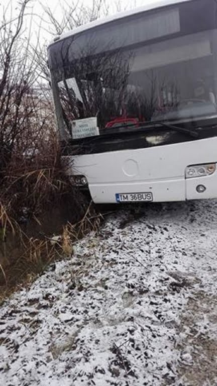 autobuz-intrat-in-san2.jpg