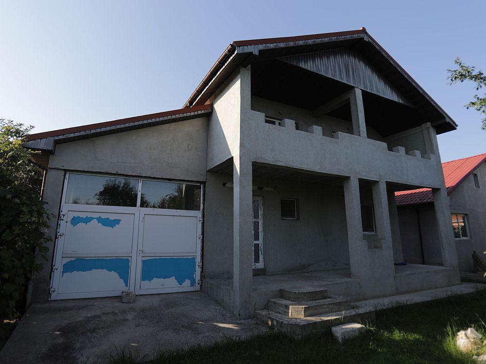 adelaparvu.com-despre-episodul-8-sezonul-5-Visuri-la-cheie-Cumpana-Constanta-fatada-exterior-5.jpg