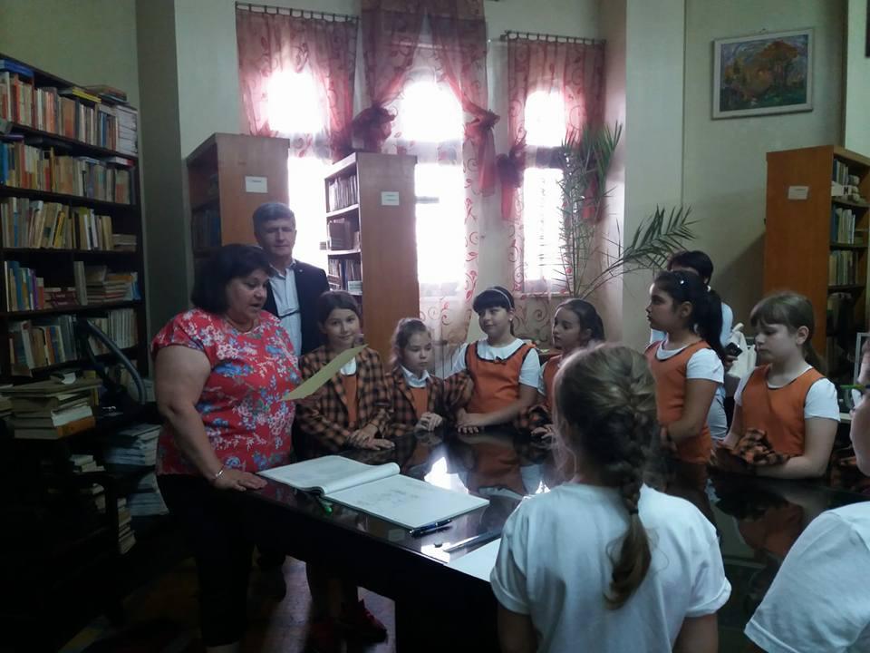 carmen si copiii.jpg