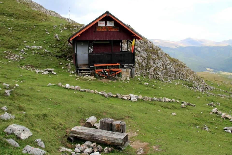 refugiul saua strunga.jpg