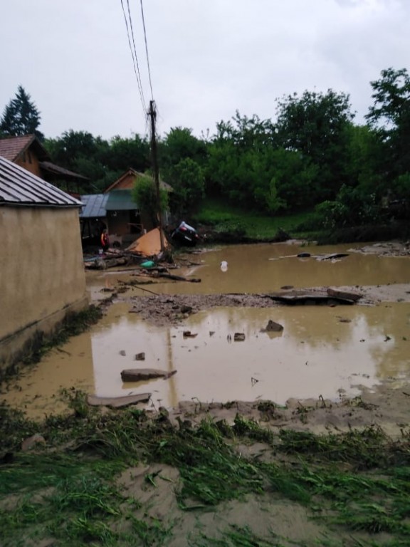 inundatii-lapos-ape_cda36.jpg