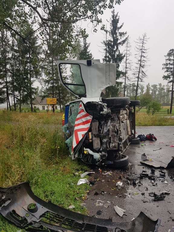 accident-dn1-brasov-fagaras-victime-autoutilitara_1f37d.jpg