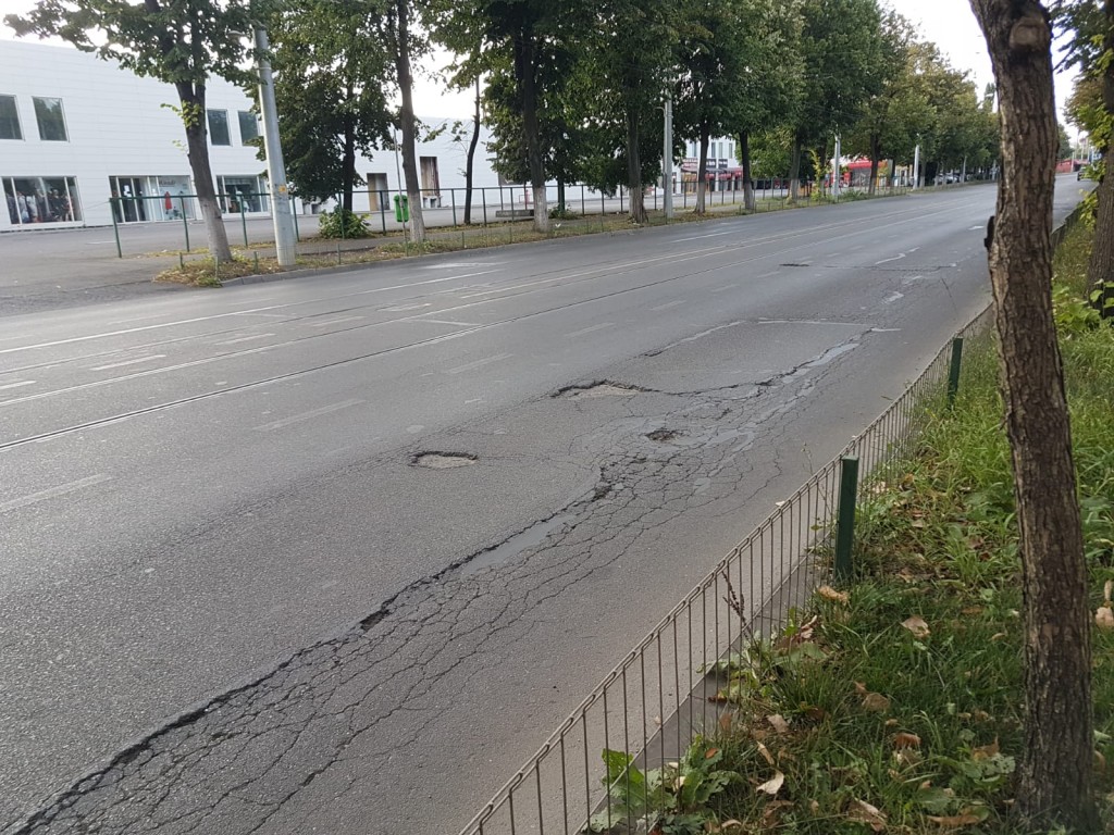 gropi-șoseaua-vestului_96cea.jpg