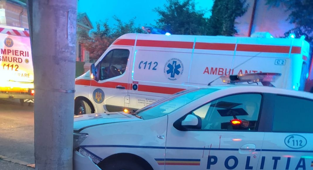 accident rutier, Hunedoara, mașină de poliție, ISU Hunedoara, descarcerare, UPU Brad
