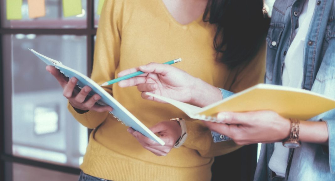 educatie, platforma, indrumare in cariera, bun in cariera