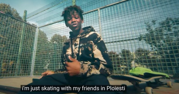 just skatin, artist, videoclip, Ploiești, Obi Owusu-Bonsu, skateboard, skateri, comunitate skateboarding Ploiești