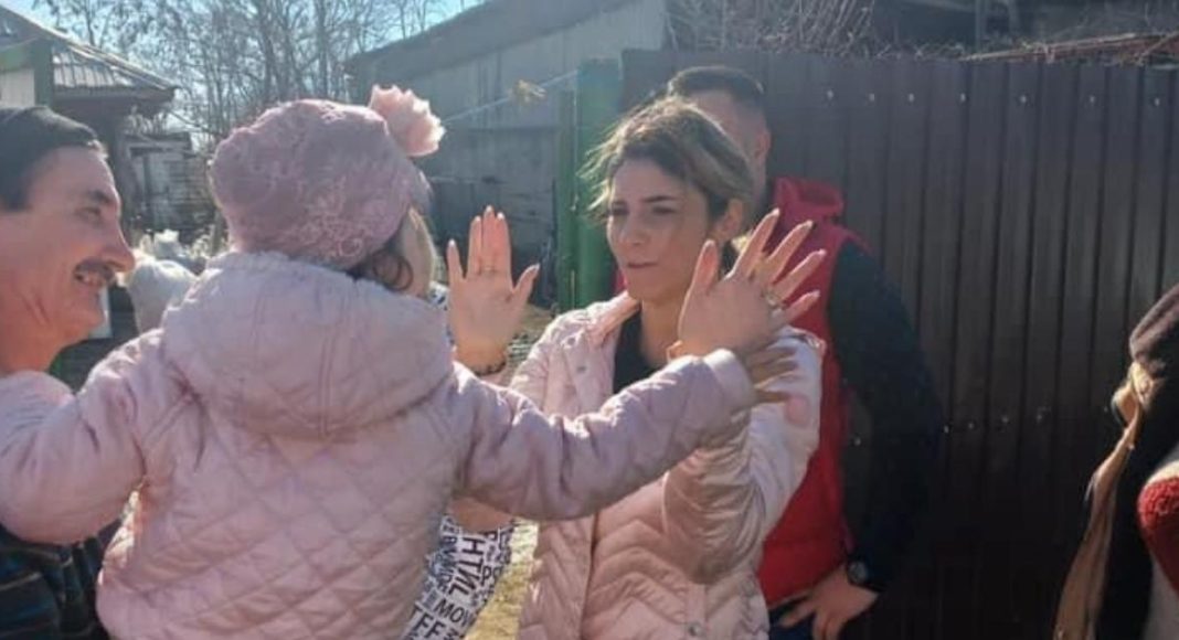 Andreea Gogoașă, Podenii Vechi, Povești cu Zâne și Zmei, asociație, interviu, mame maltrate, bunici, diaspora, ONG