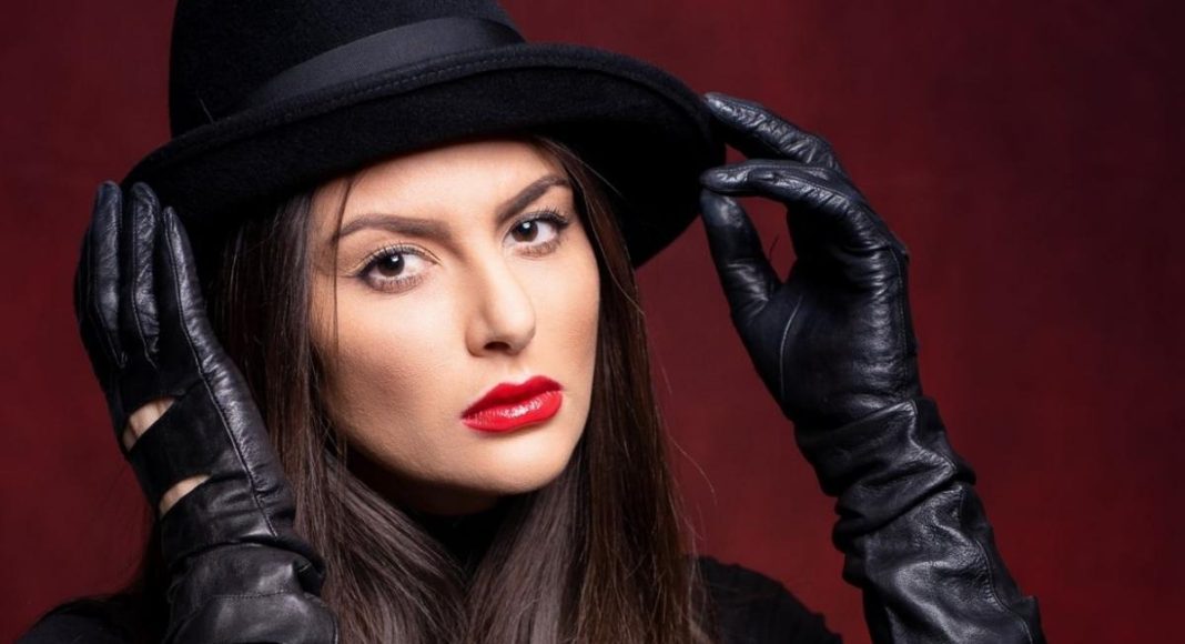 Tara Holtea, Oana Holtea, interviu, ploieșteancă, public, energie, concerte, proiecte, trupă de live, muzică jazz, scurtmetraje, drumeții, lectură, Delyno, Missing you