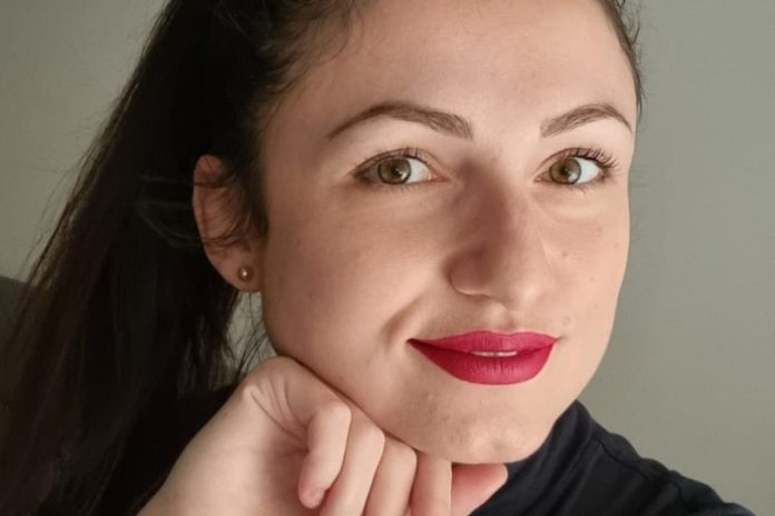 Elena Raluca Cristea, interviu, panică, anxietate, E De Bine, rusă engleză, profil