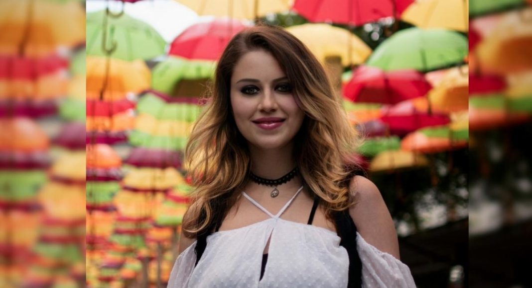 Diana Adriana Pană, scriitoare, actriță, Ploiești, școala de actorie, Stela Popescu, UPG, Nichita Stănescu, interviu, cenaclul Atitudini, cenaclul Orfeu, trupă de teatru, Geoly