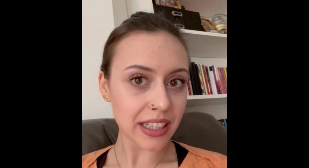 Alexandra Țolu, mesaj susținere, anii de școală, experiențe școală, Colegiului de Arte Carmen Sylva, Birmingham City University, spune pe bune, Generația lui John