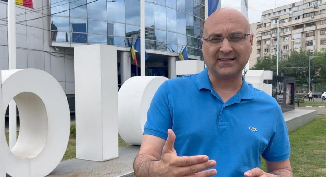 Daniel Nicodim, viceprimar Ploiești, campanie educație, spune pe bune, Generația lui John, profesori, elevi, mesaj video, comunicare, relația elev profesor, cadre didactice