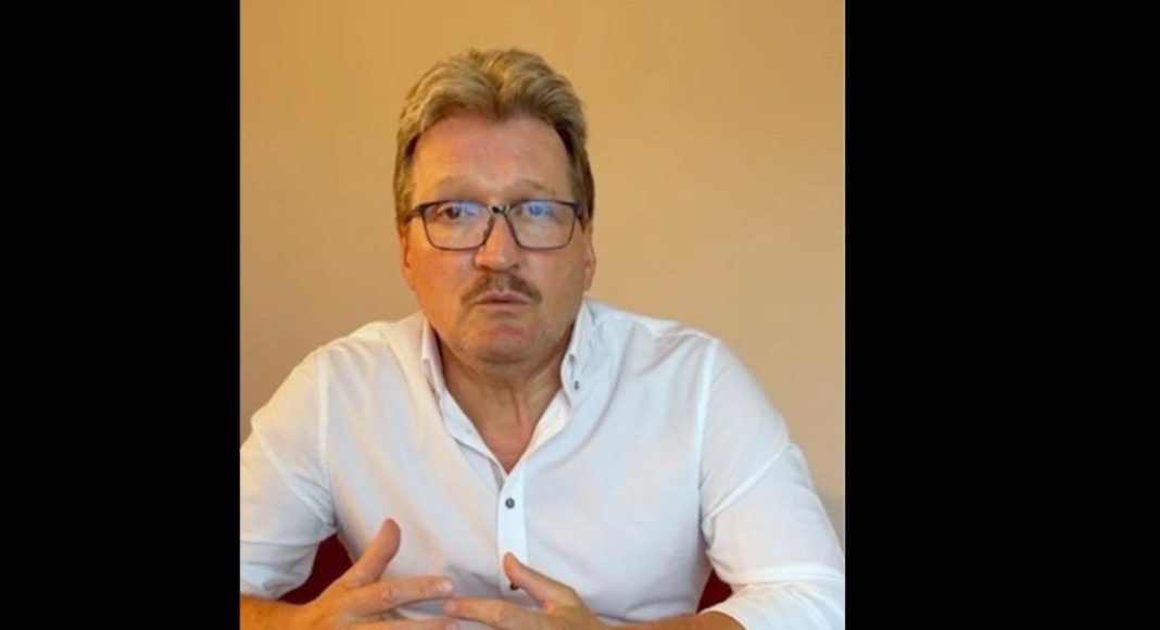 Gelu Hanganu, profesor îndrăgit, păcatul nostru, comunicare, relație elev-profesor, profesor de geografie, spune pe bune, Generația lui John, campanie pentru educație