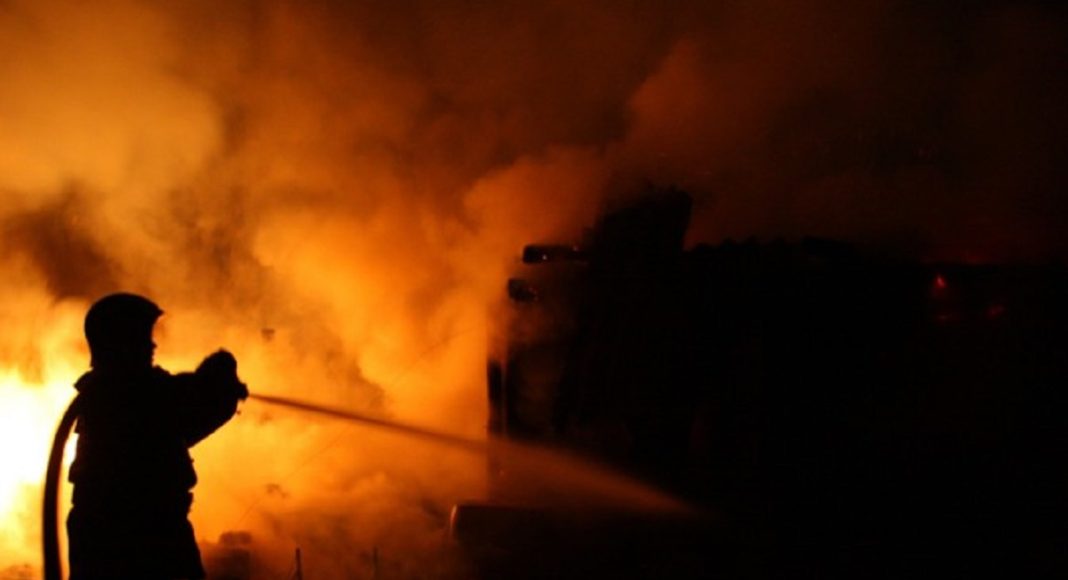 incendiu, Predeal Sărari, femeie, atac de panică, luptă cu focul, ISU Prahova, ambulanță SMURD
