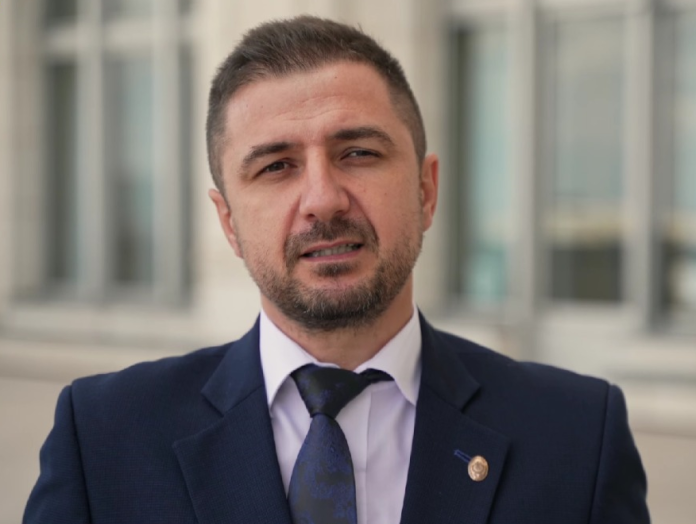 Adrian Axinia AUR Prahova