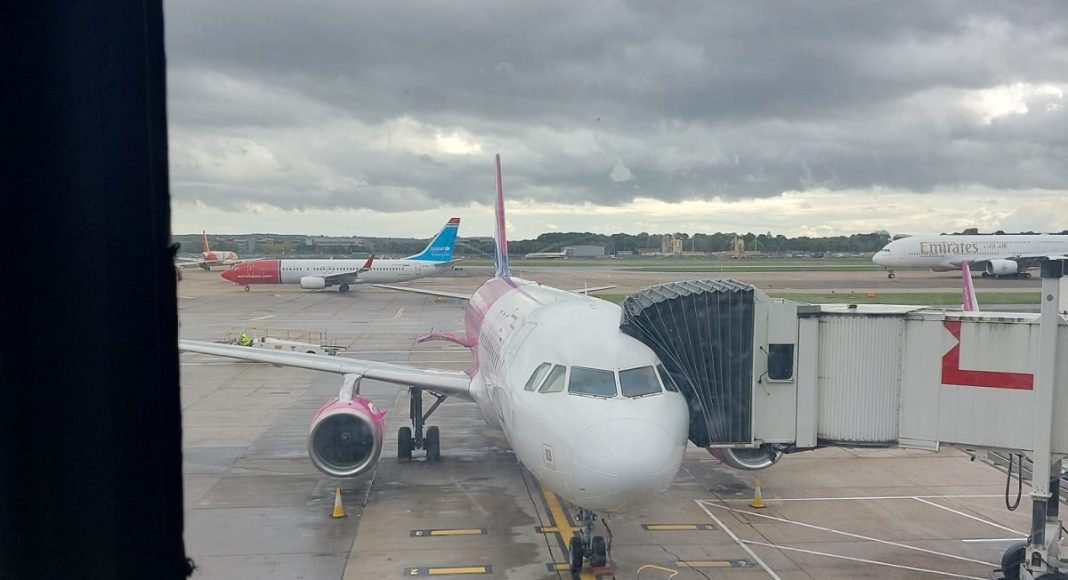 Romani abandonati de wizz air pe aeroportul din londra