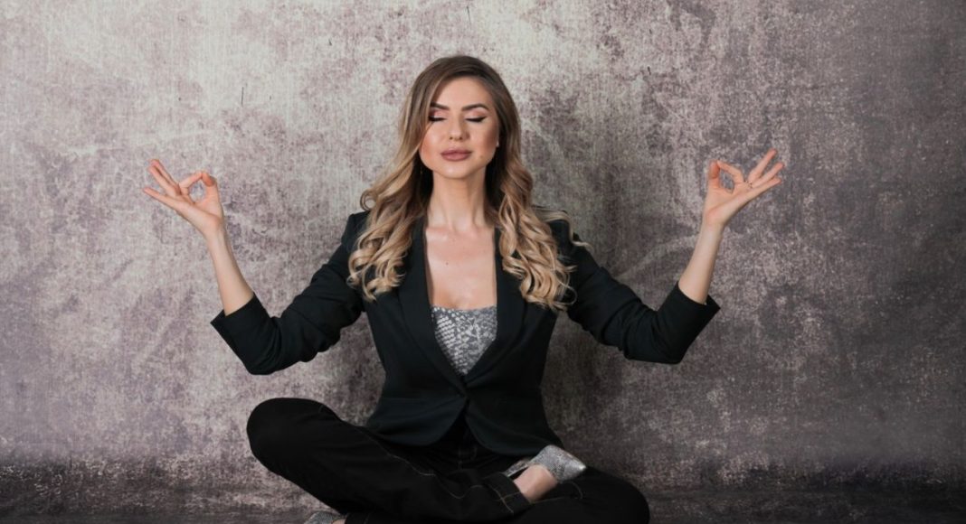 Andra Bianca Stoican, interviu, coaching, fitness, stil de viață, atașamente, relații, healthy lifestyle coach, instructor de fitness, cover