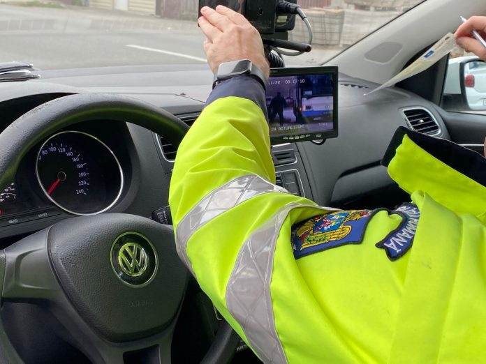 aparat radar masina politie