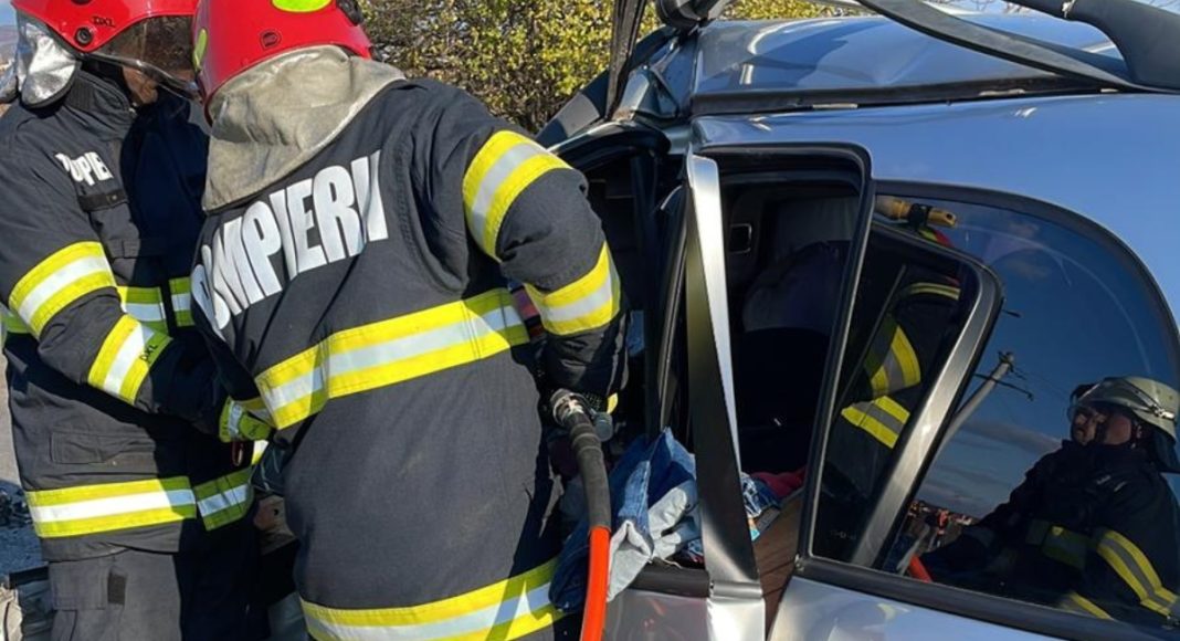 noi imagini, accident mortal, ieșirea din Ploiești, giratoriul suspendat, DJ 102 , descarcerare
