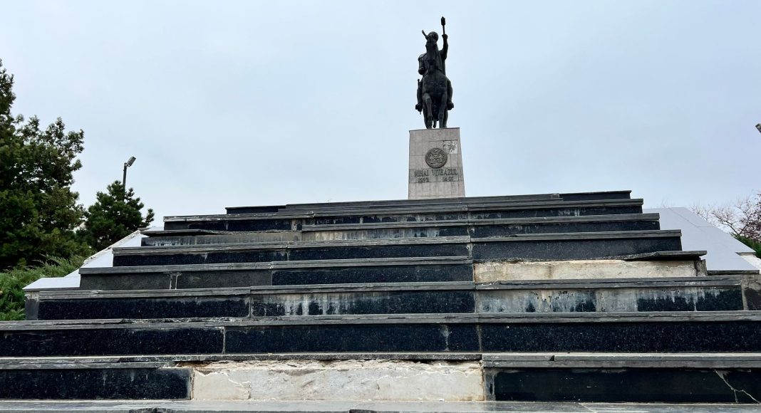 statuie mihai viteazul