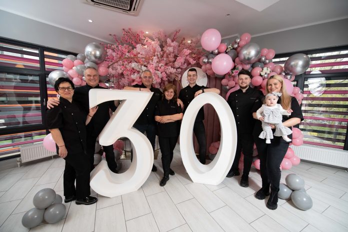 echipa ana state la aniversarea de 30 de ani