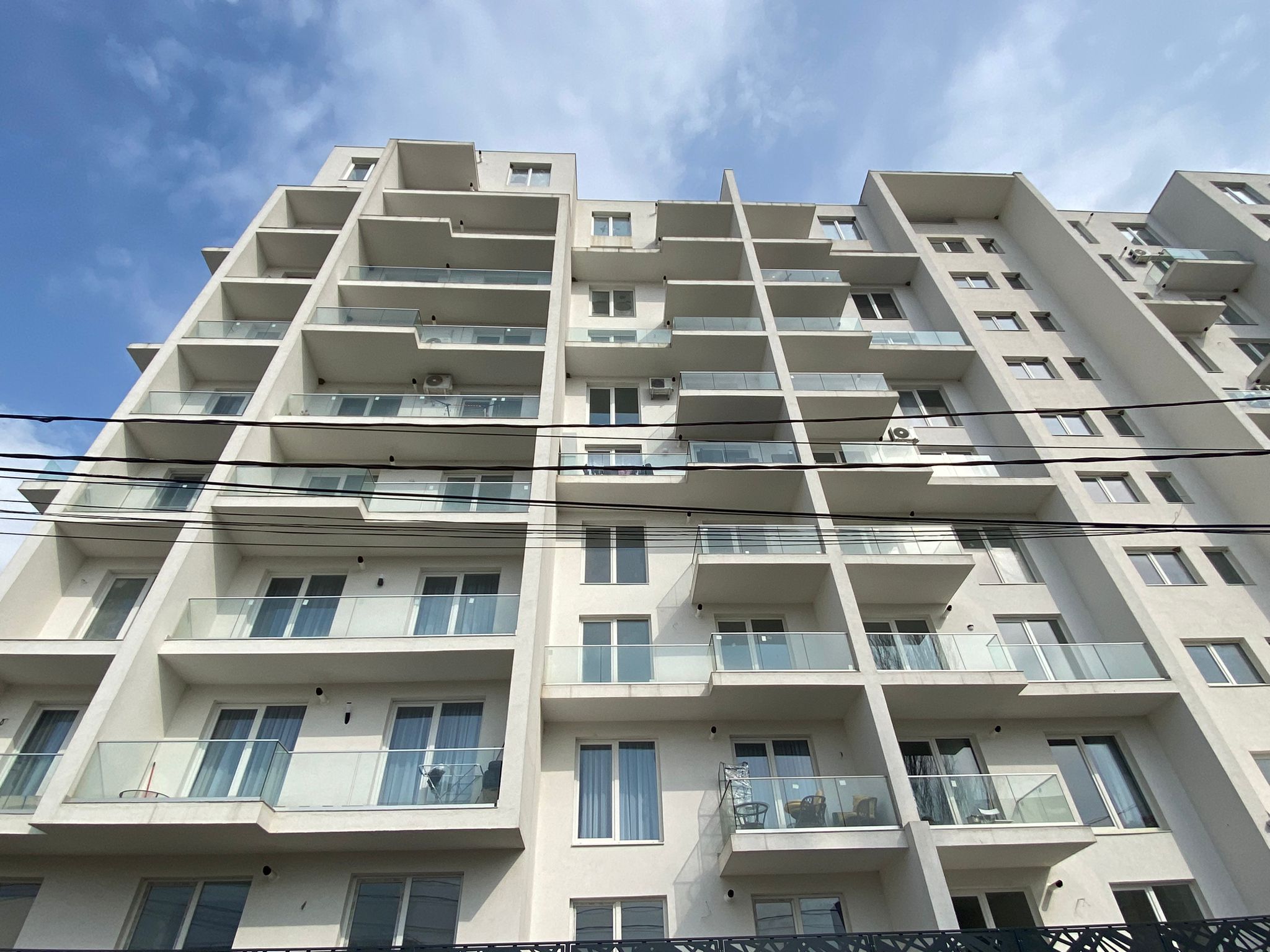 Descinderi lPJ Ph pentru un bloc posibil construit ilegal în Ploiești