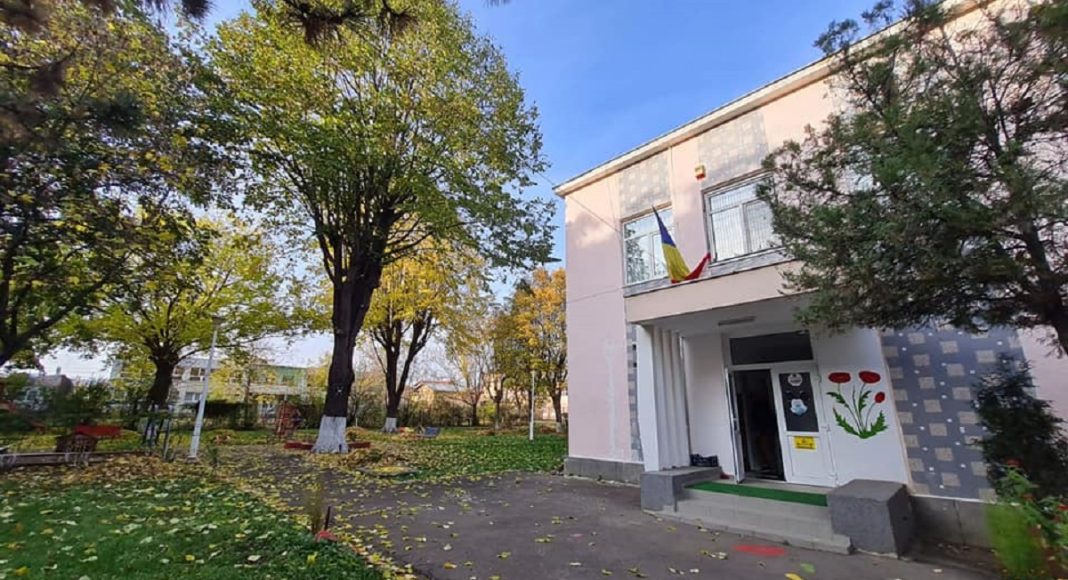 Educatoarea de la Grădinița nr. 33 din Ploiești, infectată cu TBC, a rămas în spital