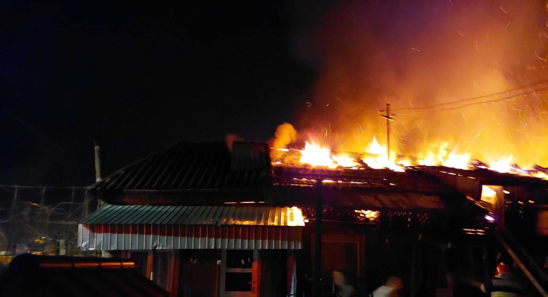 incendiu dumbravesti plopeni sat