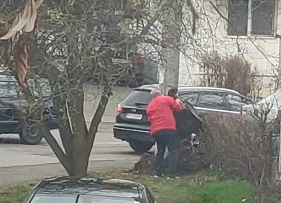 ploiestean care arunca gunoi