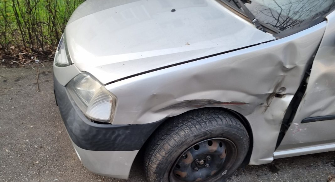 A avariat o mașină în Ploiești și a fugit