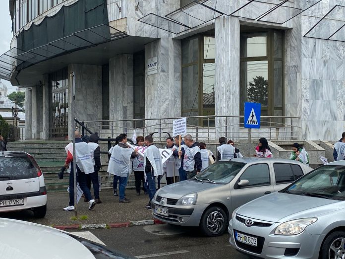 Protest al angajaților ANAF din Ploiești