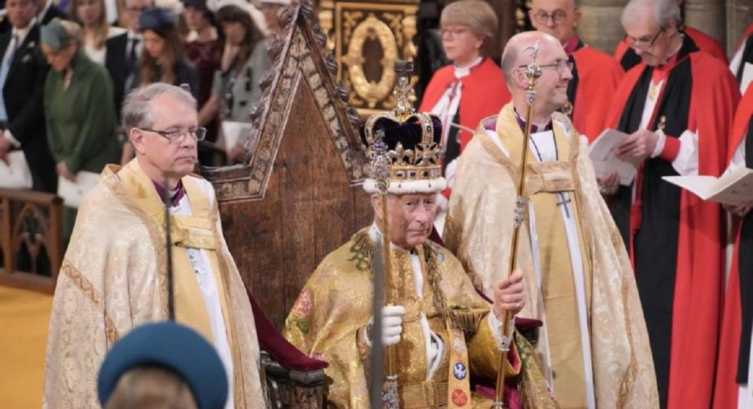 incoronare Charles al III-lea