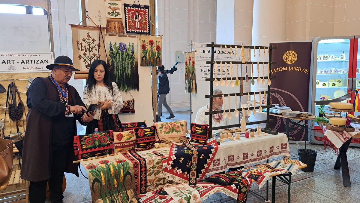 expozanti festival tinutul vinului