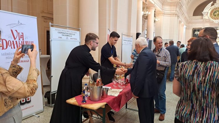 expozanti festival tinutul vinului