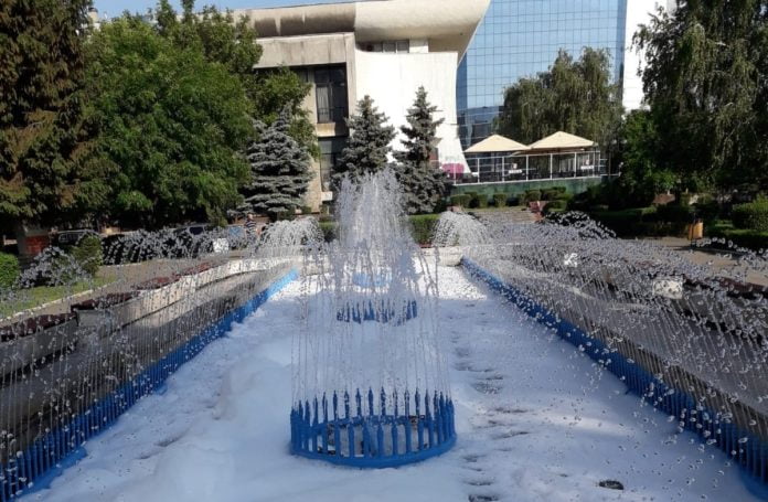 Fântâna ”cu spumă” din Ploiești