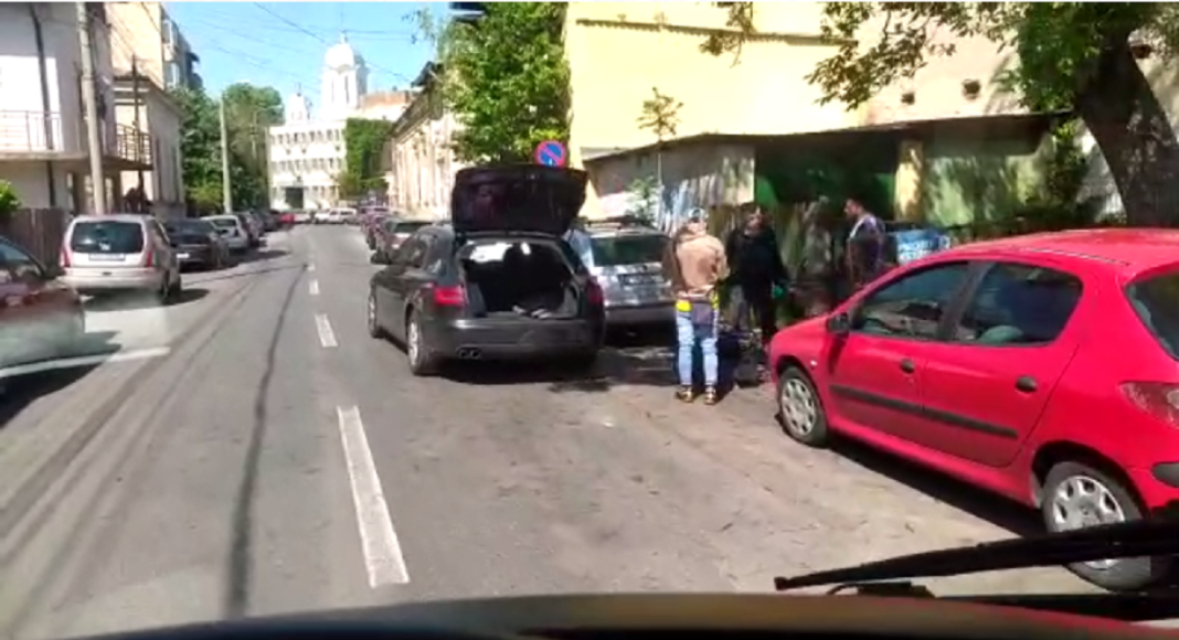 masini parcate ilegal