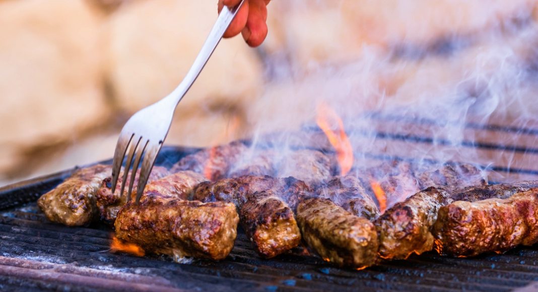 preparare mici gratar