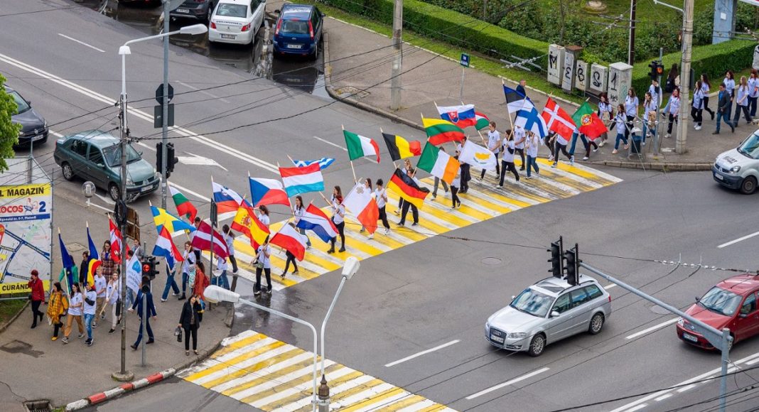 elevi defilare