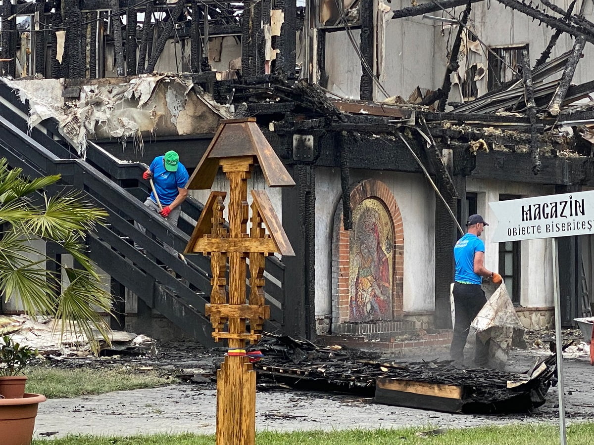 incendiu manastirea turnu