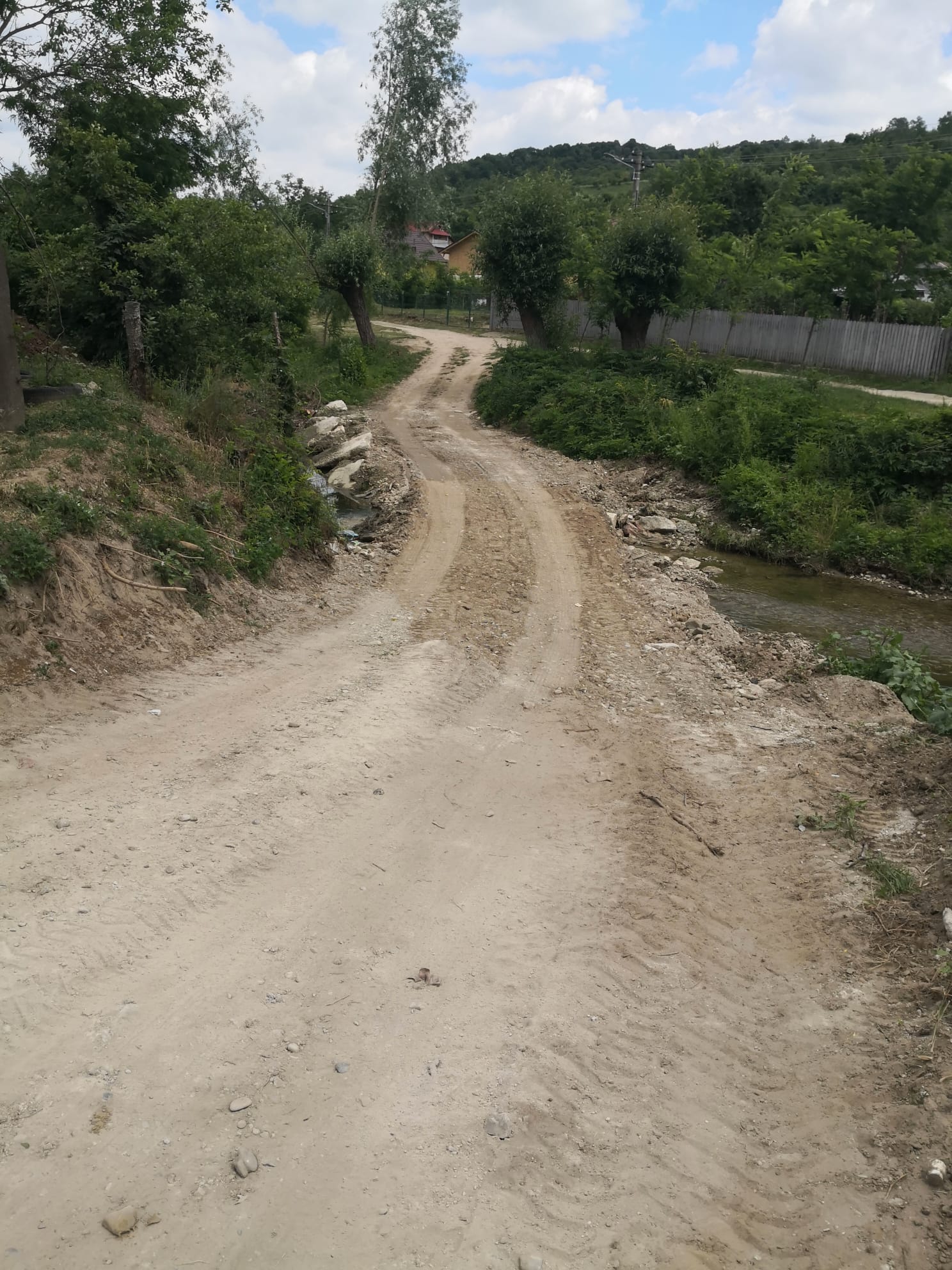 Amenajare cu pietriș Lopatna