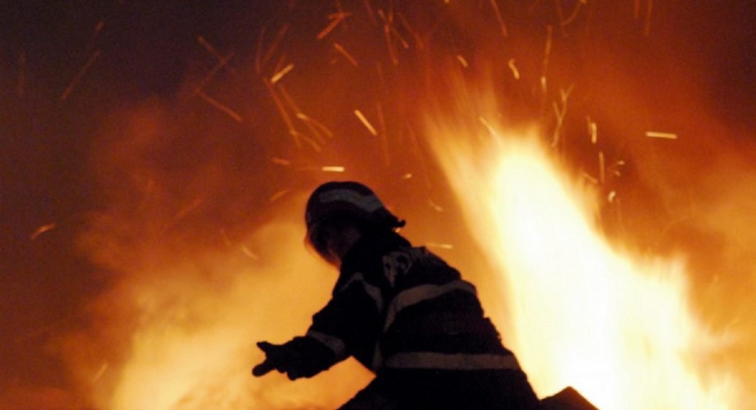 incendiu noaptea