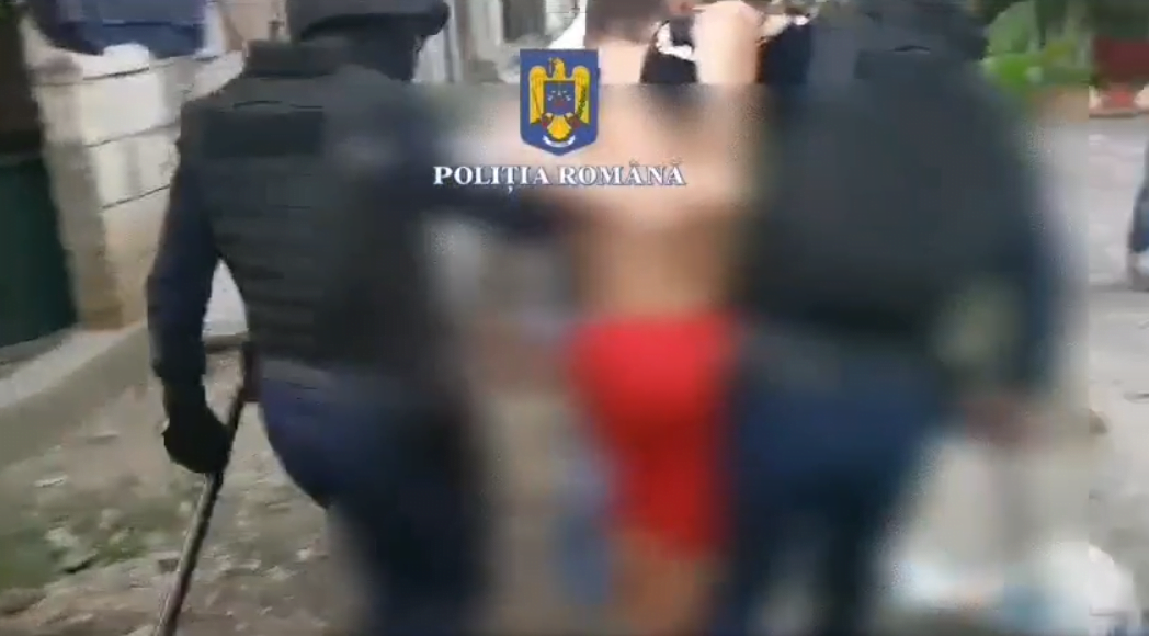 tanar retinut politie