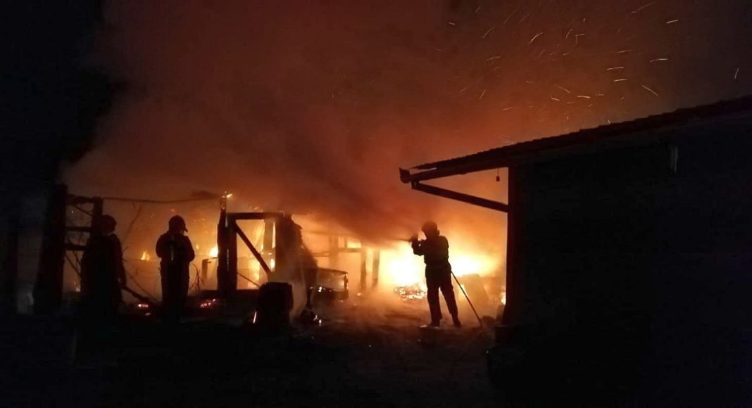 incendiu casa noaptea